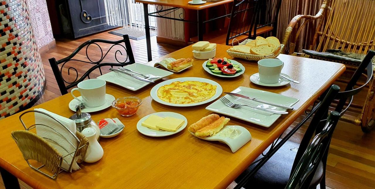 Dzveli Batumi Hotel Bagian luar foto