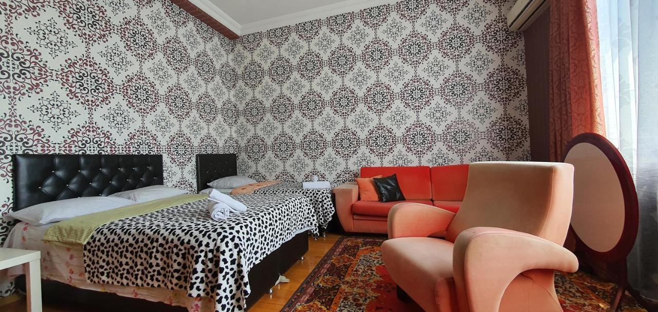 Dzveli Batumi Hotel Bagian luar foto