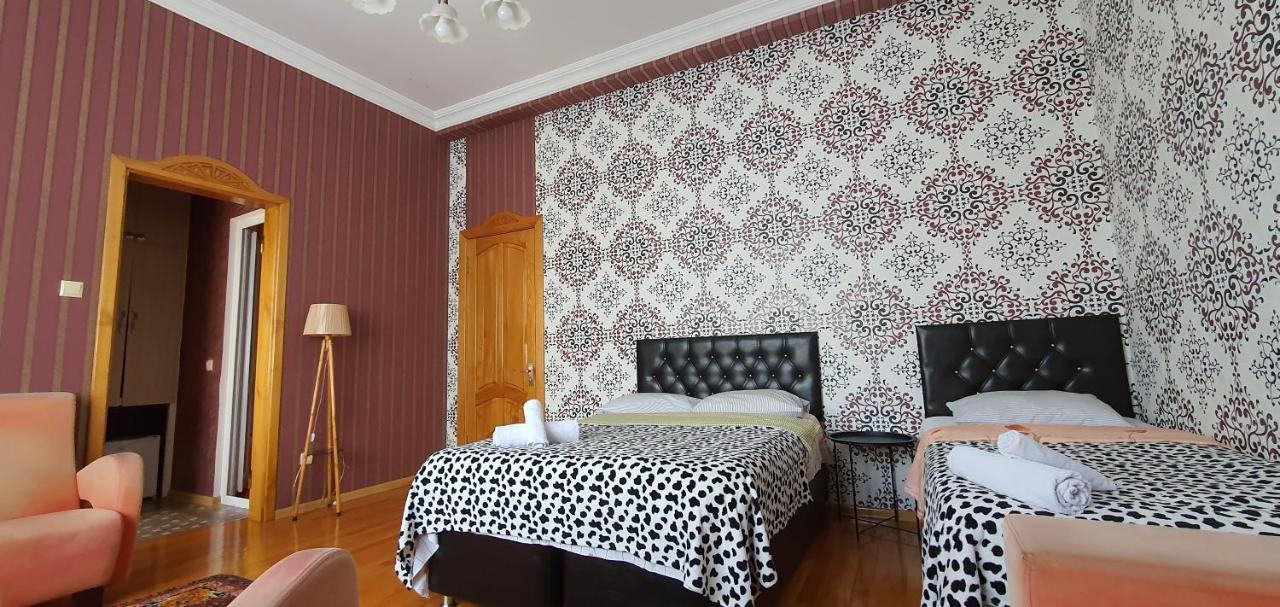 Dzveli Batumi Hotel Bagian luar foto