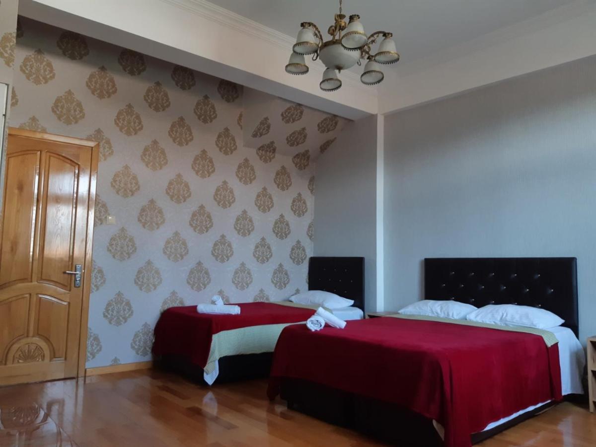 Dzveli Batumi Hotel Bagian luar foto