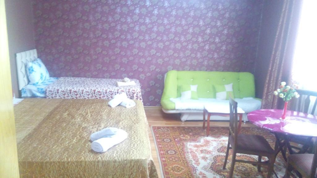 Dzveli Batumi Hotel Bagian luar foto