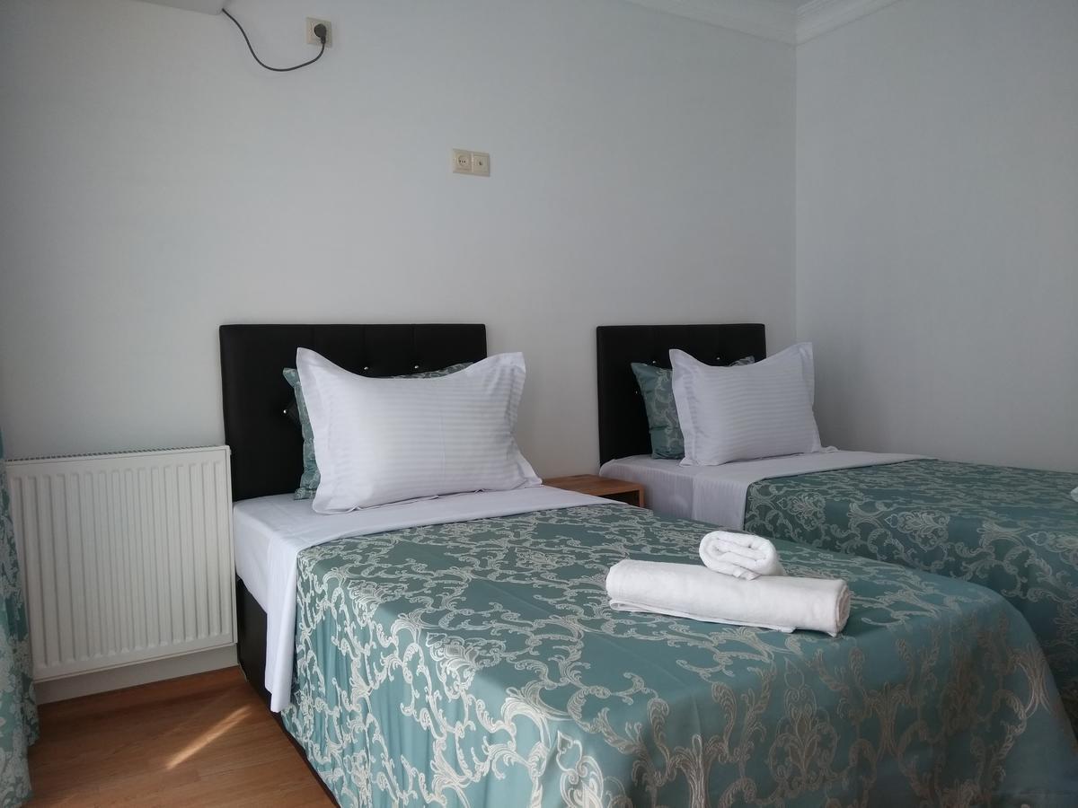 Dzveli Batumi Hotel Bagian luar foto