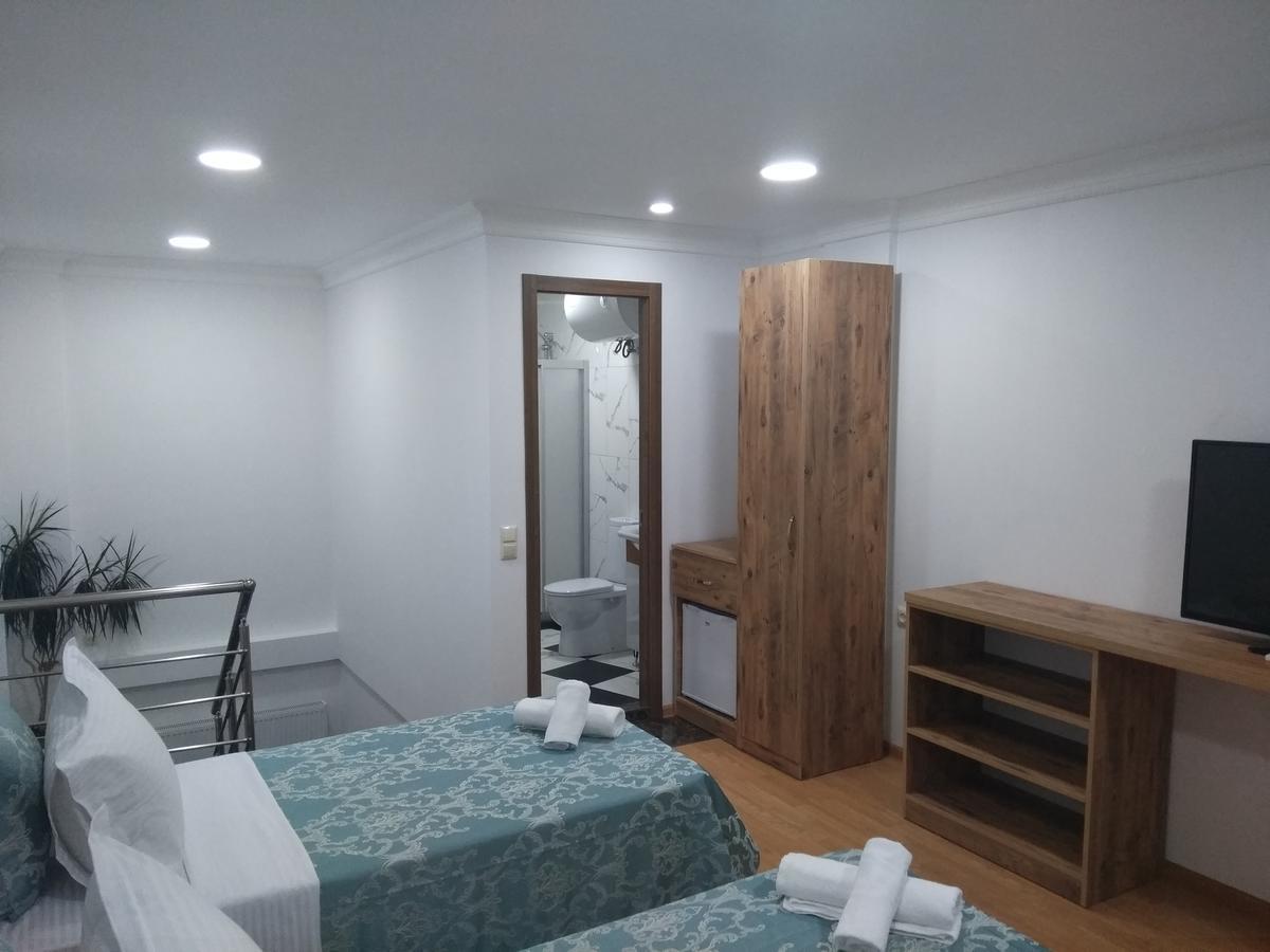 Dzveli Batumi Hotel Bagian luar foto