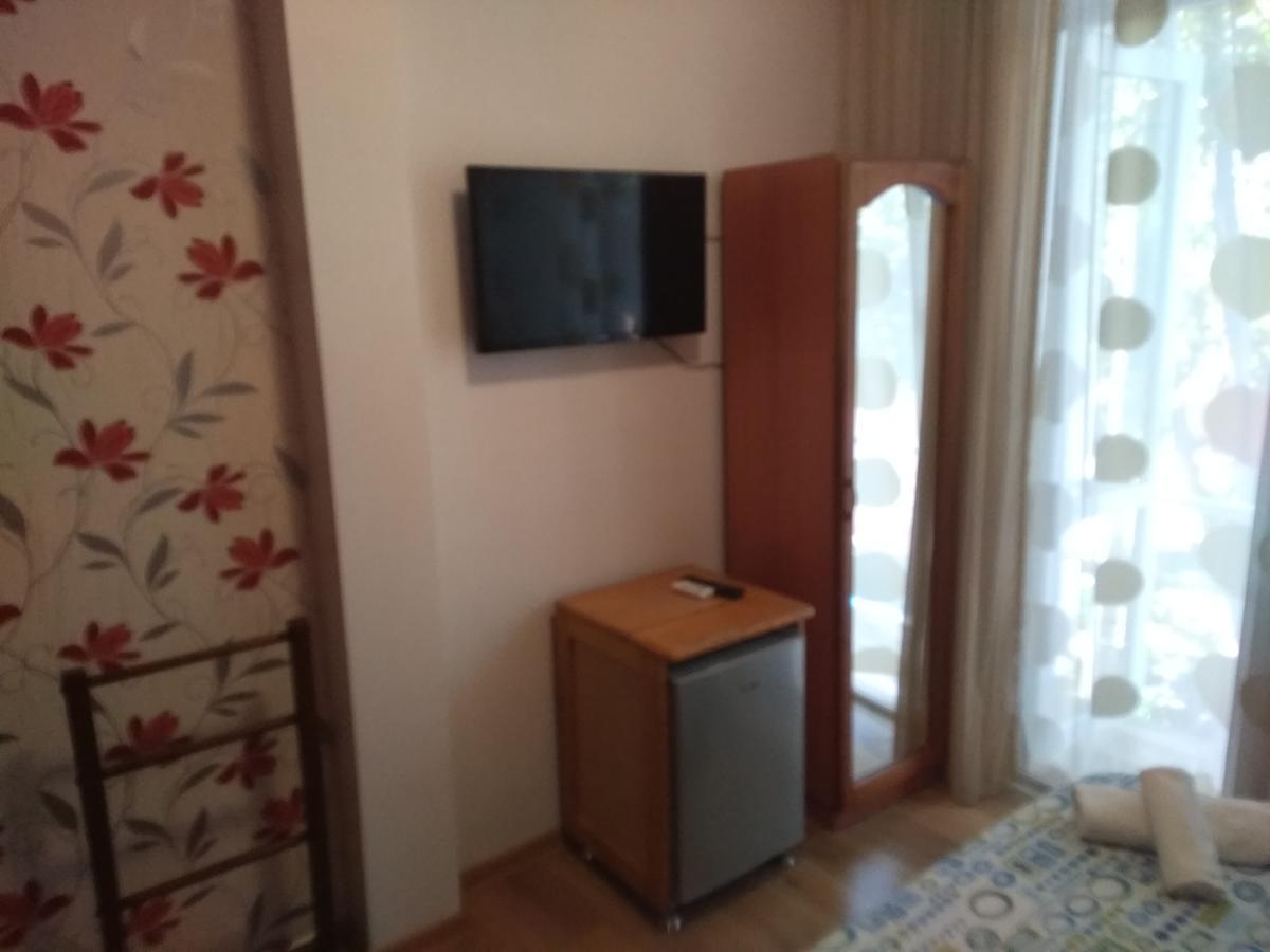Dzveli Batumi Hotel Bagian luar foto